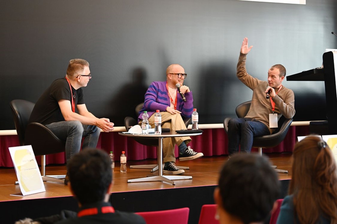 Helge Borgarts, Joe Henson, Alexis Smith